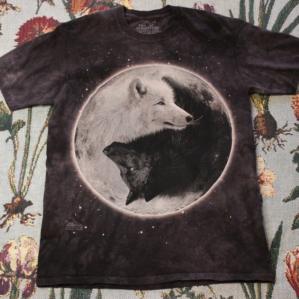 The Mountain graphic yin/yang black and white tie dye moon wolf t-shirt small